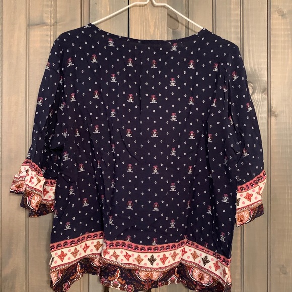 Top - Picture 2 of 3